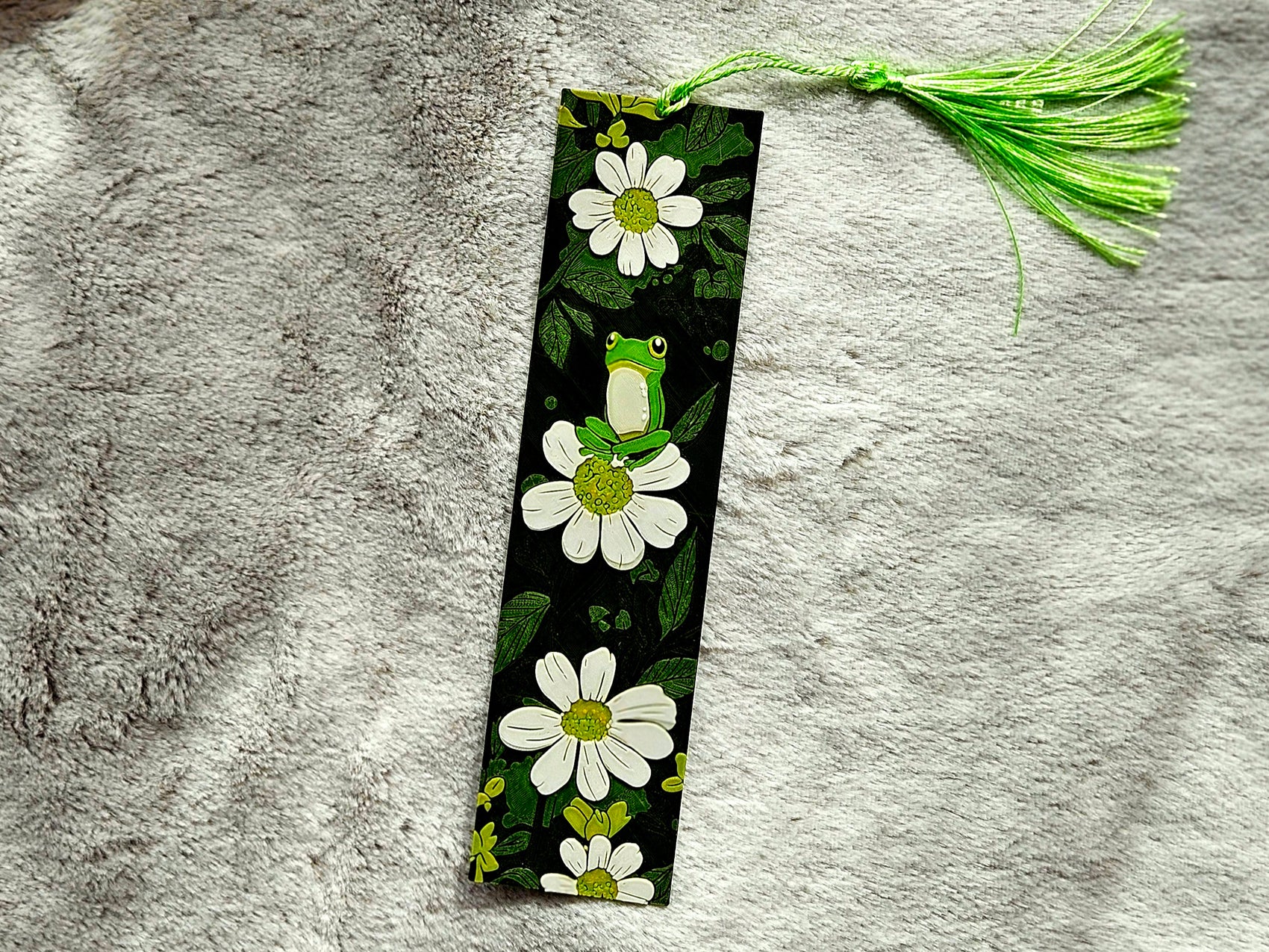 Frog & Daisy Bookmark with Green Tassel – Cottagecore Gift for Readers