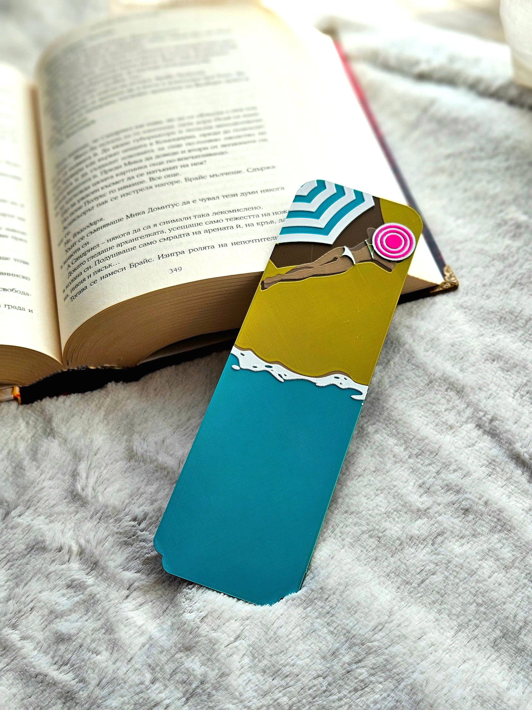 BEACH DAY BOOKMARK – SUMMER ESCAPE GIFT FOR READERS - Fandom Forged
