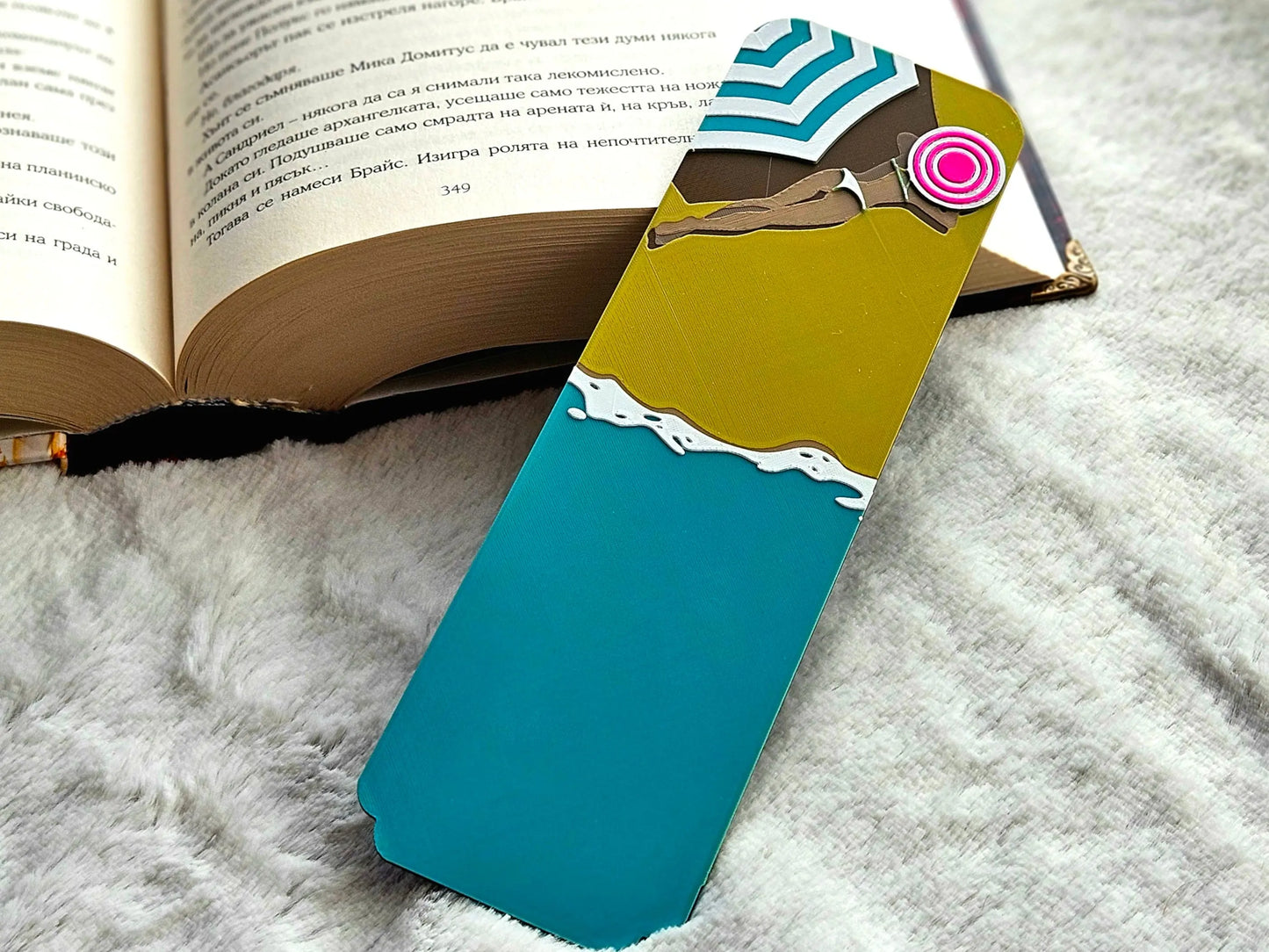 BEACH DAY BOOKMARK – SUMMER ESCAPE GIFT FOR READERS - Fandom Forged