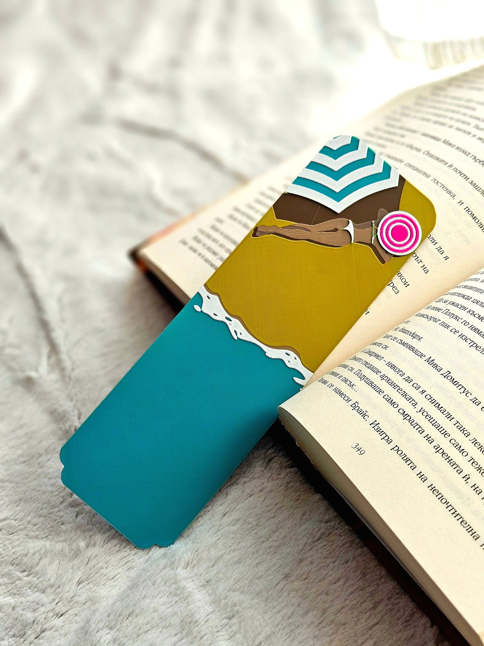 BEACH DAY BOOKMARK – SUMMER ESCAPE GIFT FOR READERS - Fandom Forged