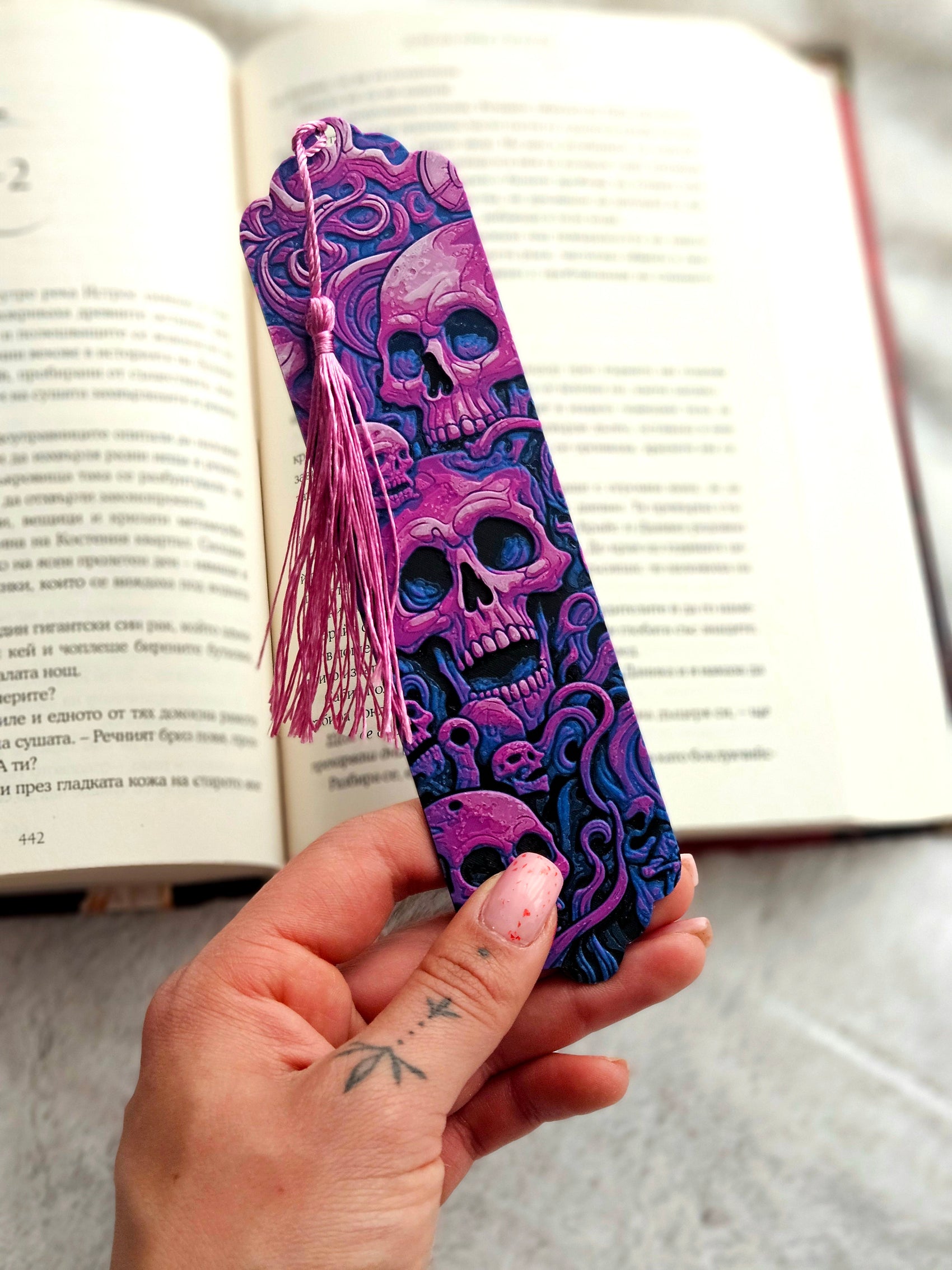 Gothic Skull Bookmark with Purple Tassel – Dark Fantasy Gift for Readers