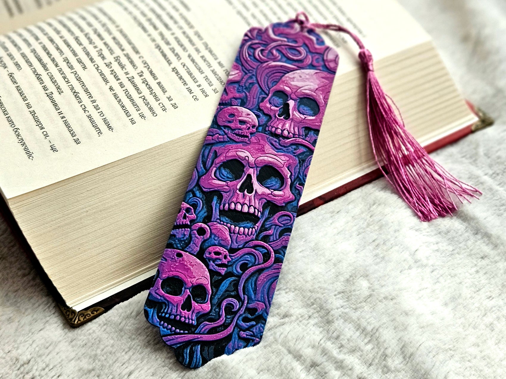 Gothic Skull Bookmark with Purple Tassel – Dark Fantasy Gift for Readers